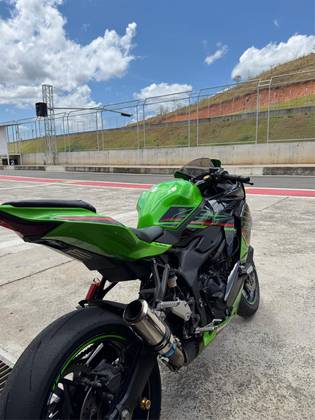 KAWASAKI NINJA ZX-4R KAWASAKI NINJA ZX-4R